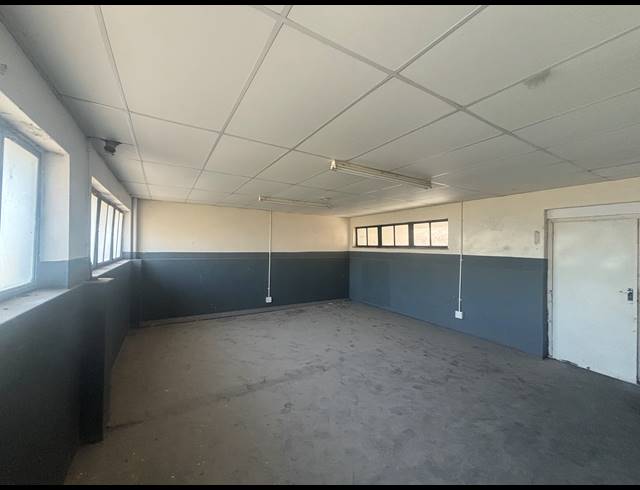 339M² WAREHOUSE TO LET IN BLACKHEATH INDUSTRIAL